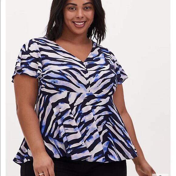 Torrid NAVY ZEBRA GEORGETTE PEPLUM BLOUSE size 0 - Picture 1 of 8